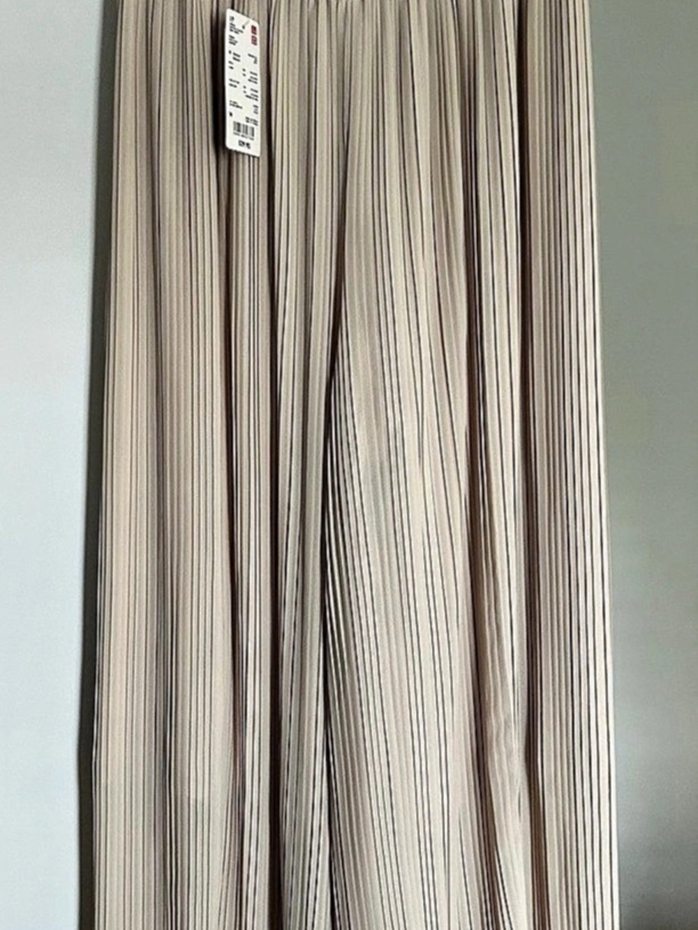 Uniqlo Chiffon Pleated Skirt Pants Beige Medium